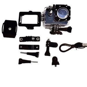 NWT/B sports camera (damaged box)